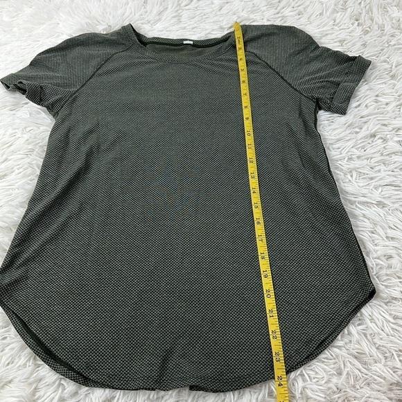 Lululemon Tried and True Tee - Picture 3 of 5
